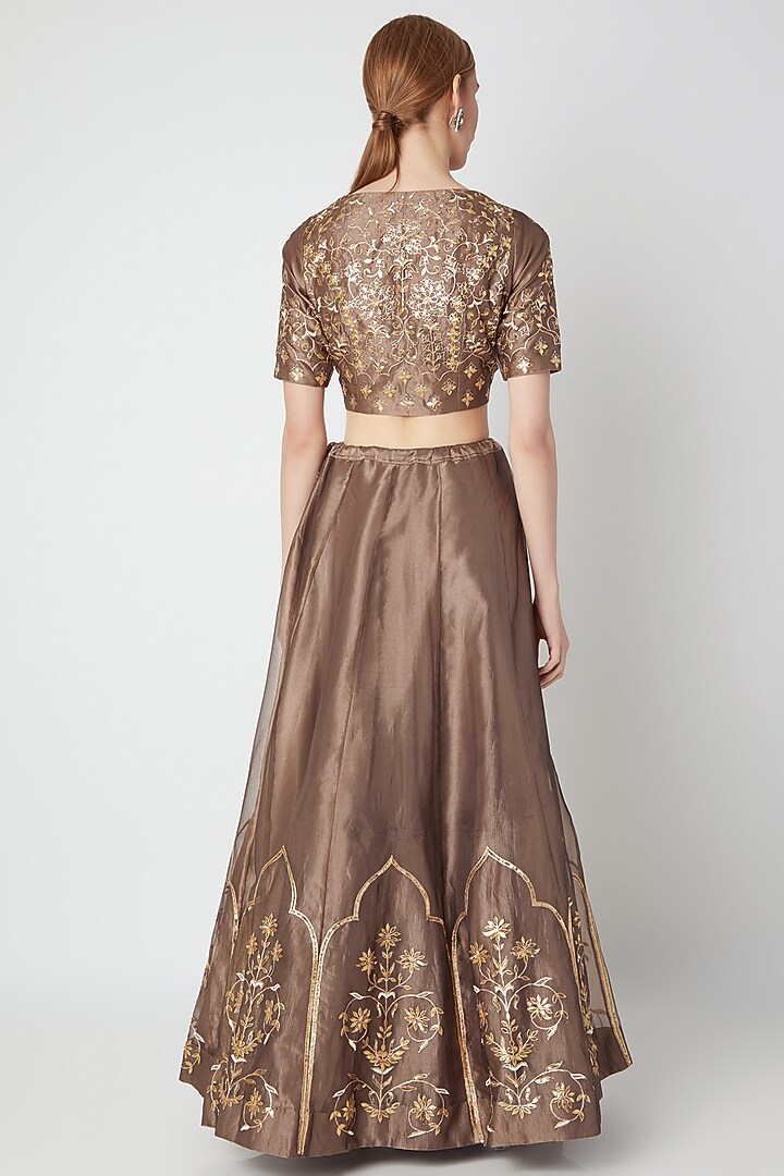 Brown Floral Embroidered Wedding Lehenga Set by The Jaipur Story at Pernia's Pop Up Shop
