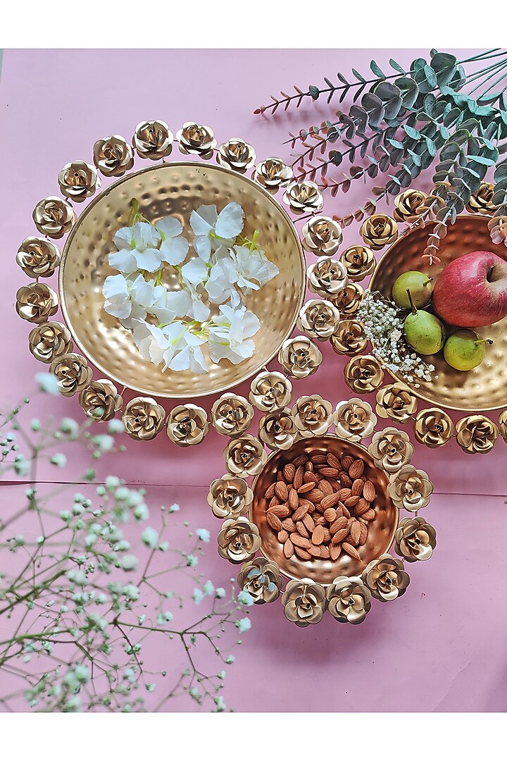 Silver Star Rose Diya Set by The Khabiyas Trunk by KJ at Pernia's Pop Up Shop