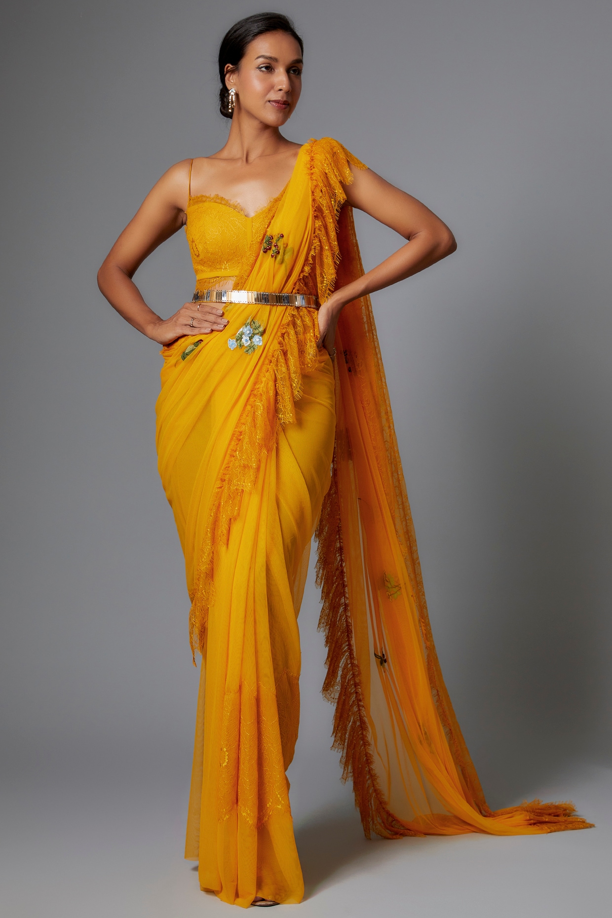 Aishwarya Lekshmi shines in a yellow saree at her new movie's muhurat  ceremony!