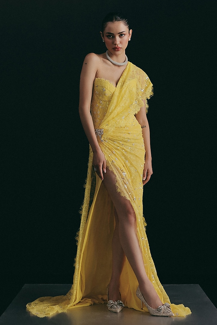 Yellow Dotted Tulle Corded Lace Reception Saree Set by The little black bow at Pernia's Pop Up Shop