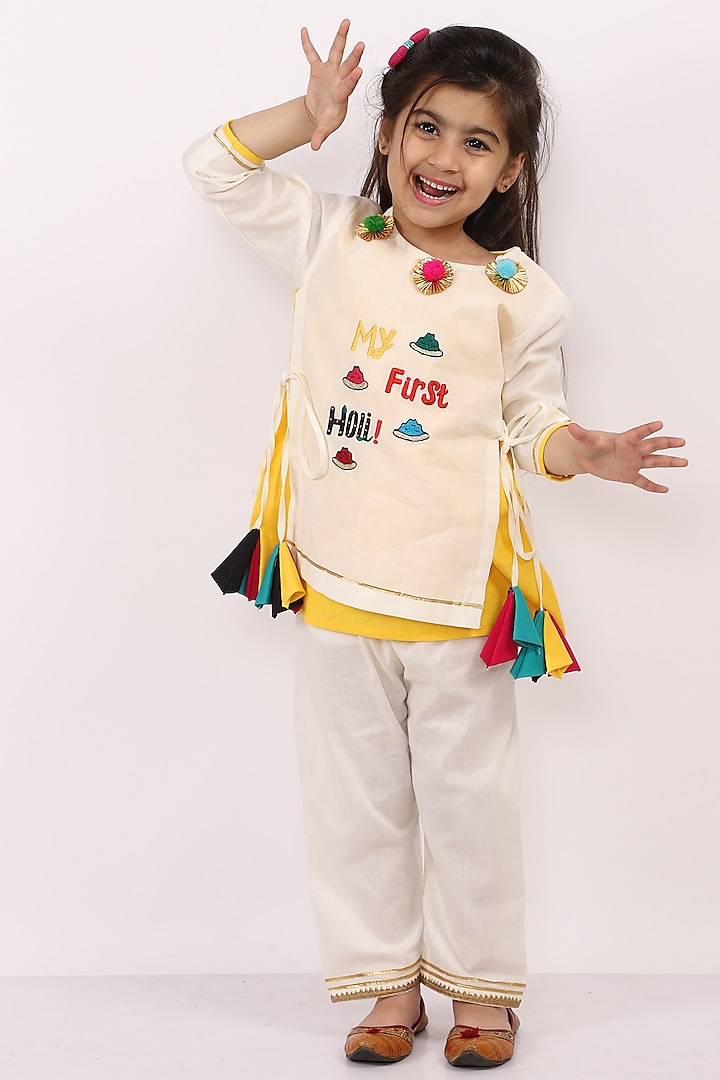 Off-White Embroidered Kurta Set For Girls by The little tales at Pernia's Pop Up Shop