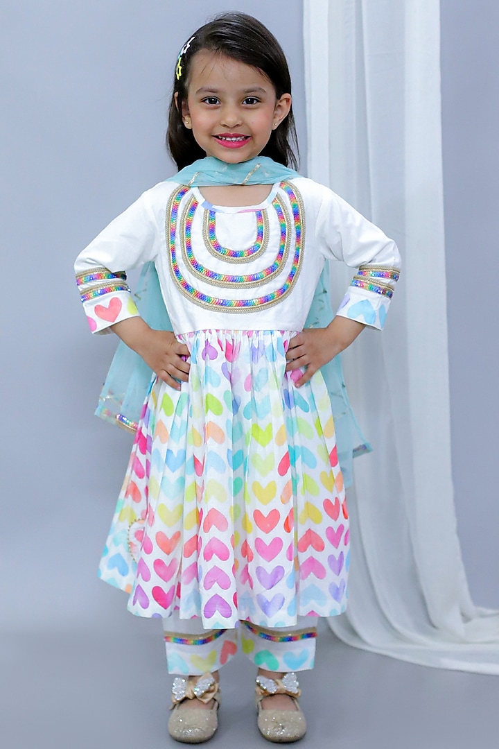 White Cotton Poplin Digital Heart Printed Kurta Set For Girls by The little tales at Pernia's Pop Up Shop