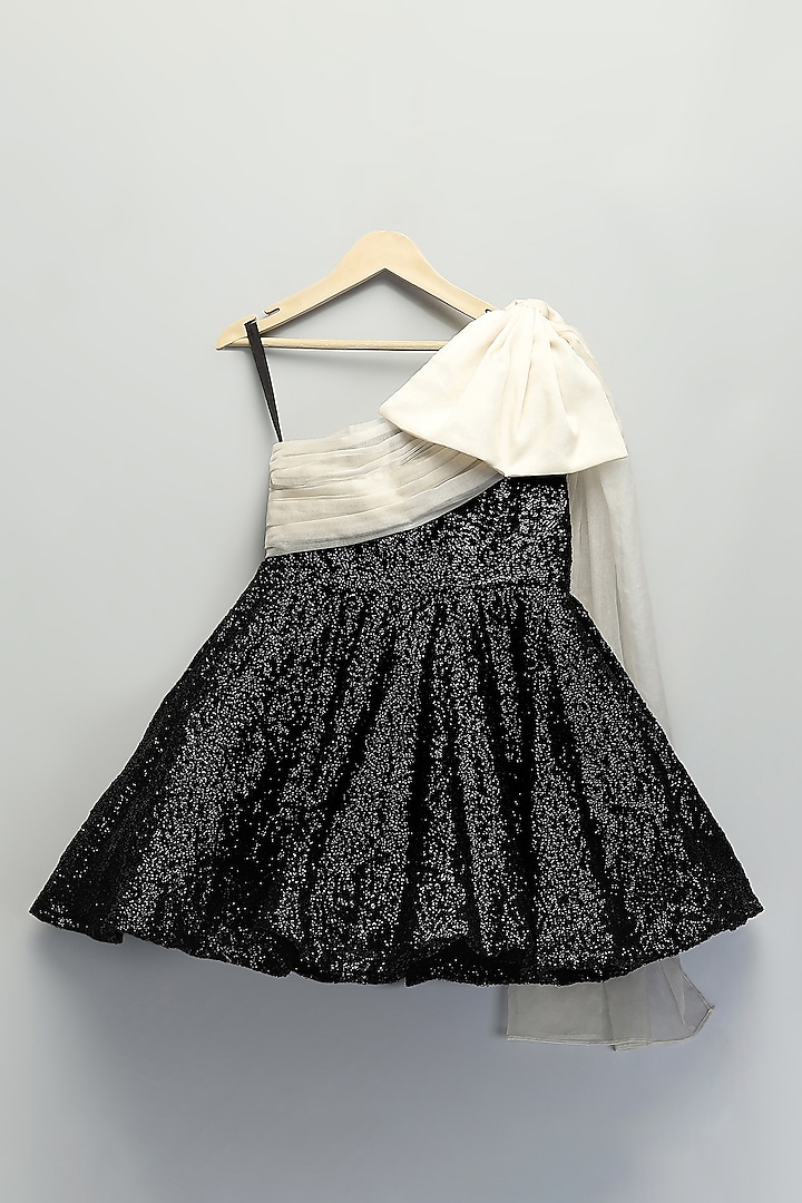 Black Sequins & Organza Dress For Girls by The little tales at Pernia's Pop Up Shop