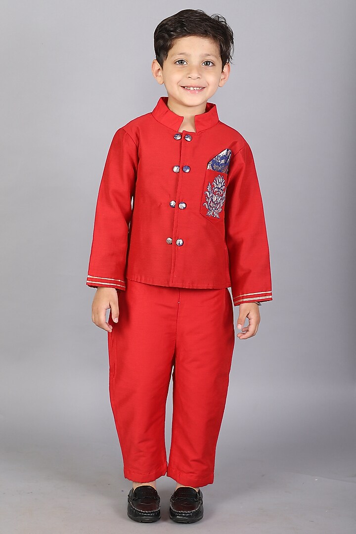 Red Cotton Silk Embroidered Bandhgala Set For Boys by The little tales at Pernia's Pop Up Shop