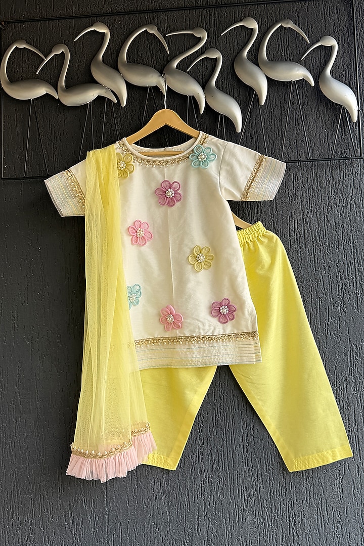Off-White Cotton Silk Embroidered Kurta Set For Girls by The little tales at Pernia's Pop Up Shop