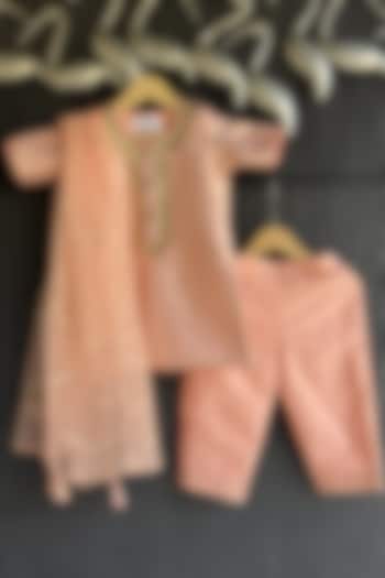 Peach Chanderi & Cotton Silk Kurta Set For Girls by The little tales at Pernia's Pop Up Shop