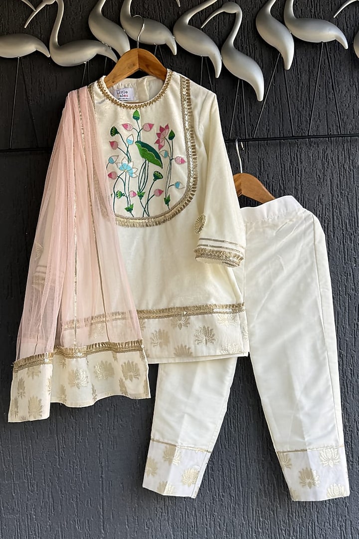 White Velvet & Cotton Silk Embroidered Kurta Set by The little tales at Pernia's Pop Up Shop