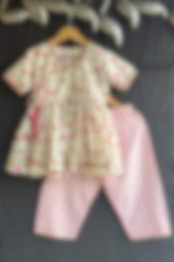 Off-White Cotton Silk Printed Kurta Set For Girls by The little tales at Pernia's Pop Up Shop