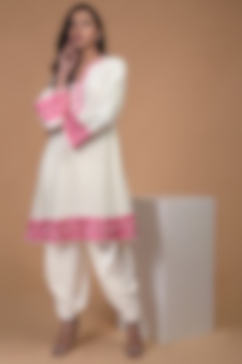 White & Pink Embroidered Kurta Set by Talking Threads at Pernia's Pop Up Shop
