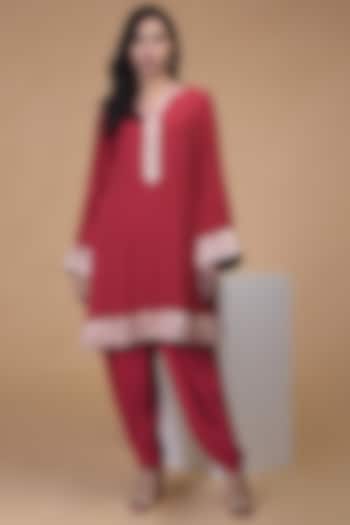 Red Embroidered Kurta Set by Talking Threads at Pernia's Pop Up Shop