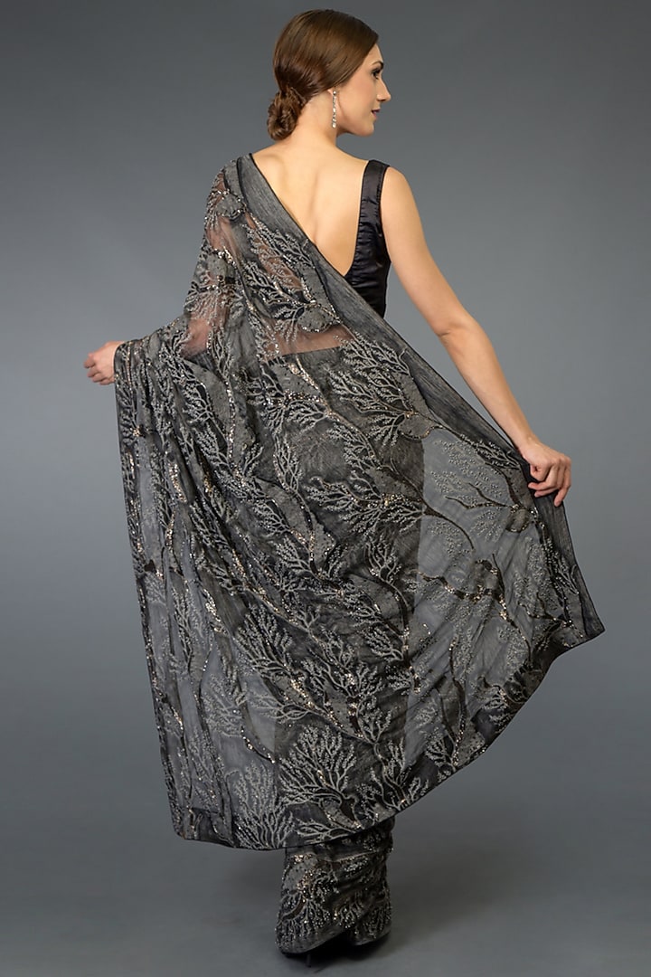 Grey Thread Embroidered Reception Saree Set by Talking Threads at Pernia's Pop Up Shop