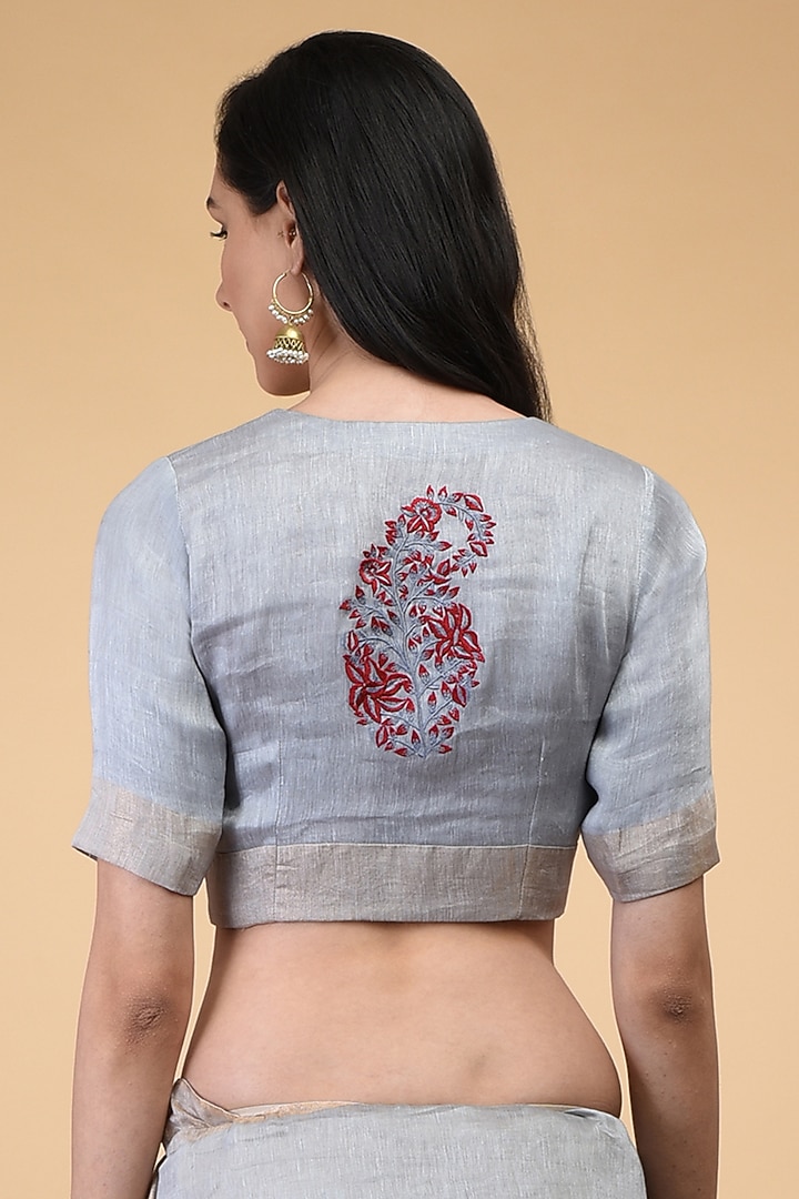 Dove Grey Thread Embroidered Party Wear Saree Set by Talking Threads at Pernia's Pop Up Shop
