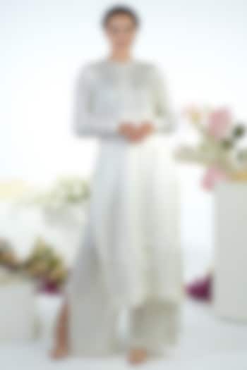 White Hand Embroidered Kurta Set by Talking Threads at Pernia's Pop Up Shop