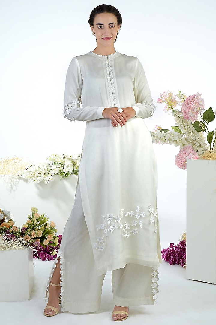 White Hand Embroidered Kurta Set by Talking Threads at Pernia's Pop Up Shop