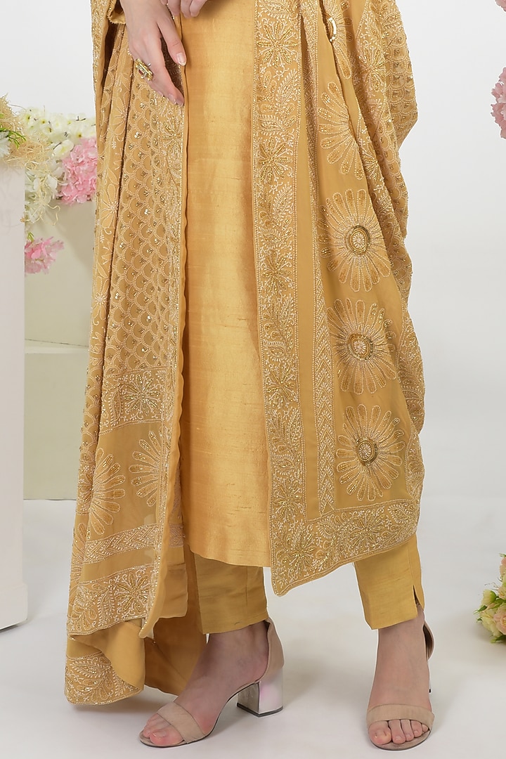 Gold Embroidered Kurta Set by Talking Threads at Pernia's Pop Up Shop