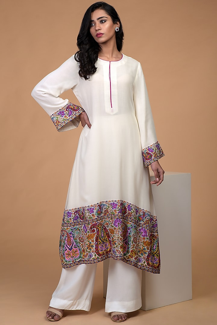Ivory Hand Painted Kurta Set by Talking Threads at Pernia's Pop Up Shop