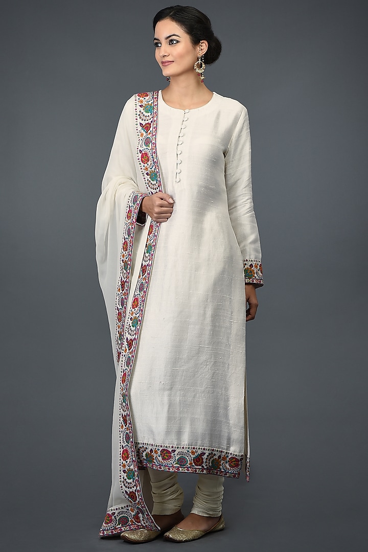 Ivory Embroidered Kurta Set by Talking Threads