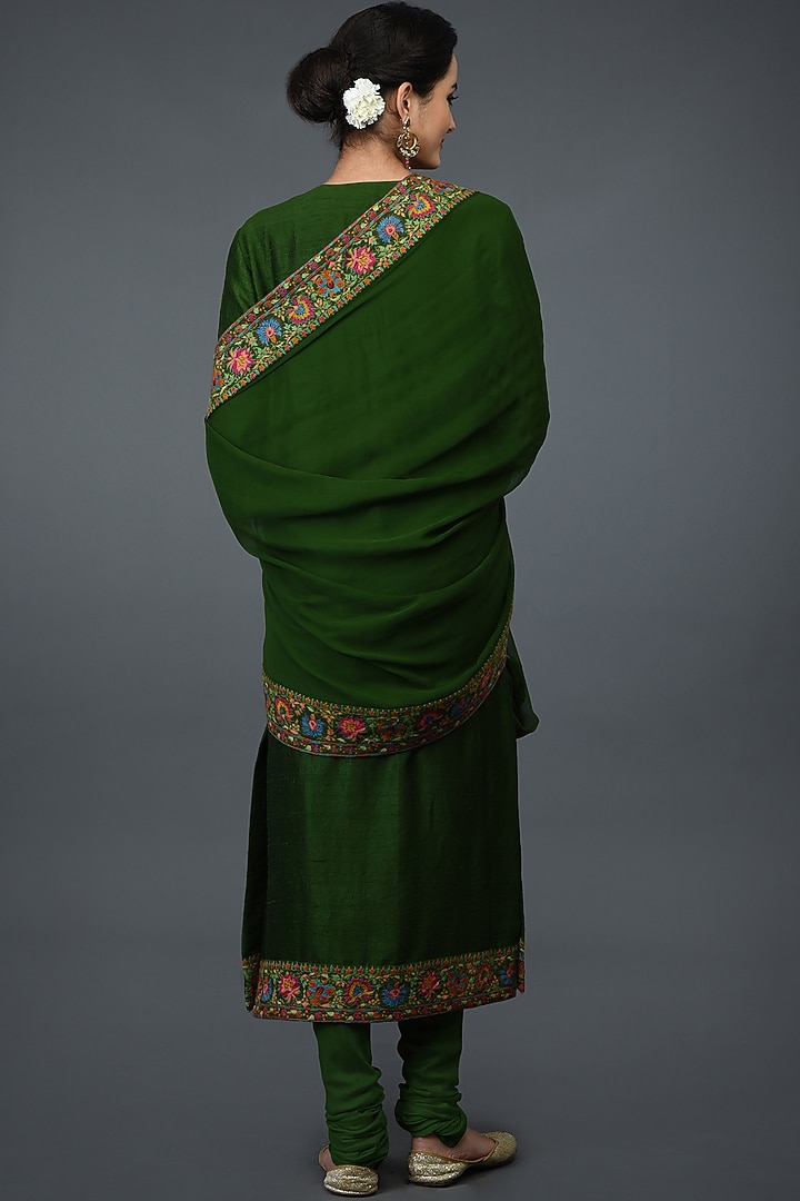 Moss Green Silk Embroidered Kurta Set by Talking Threads at Pernia's Pop Up Shop