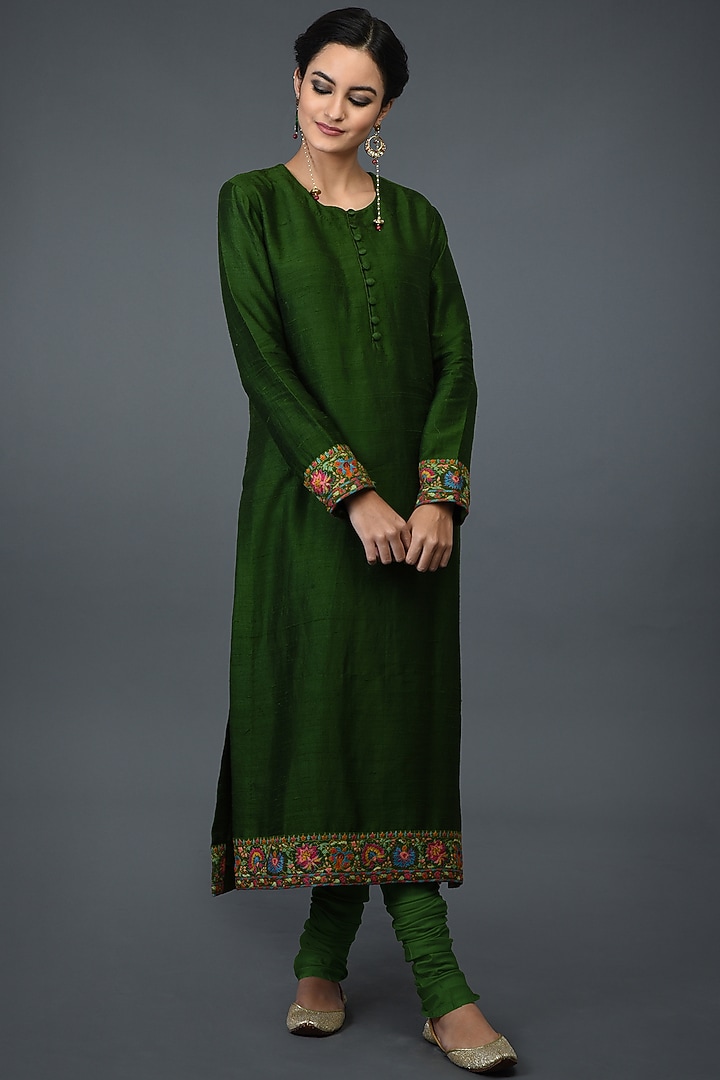 Moss Green Silk Embroidered Kurta Set by Talking Threads at Pernia's Pop Up Shop
