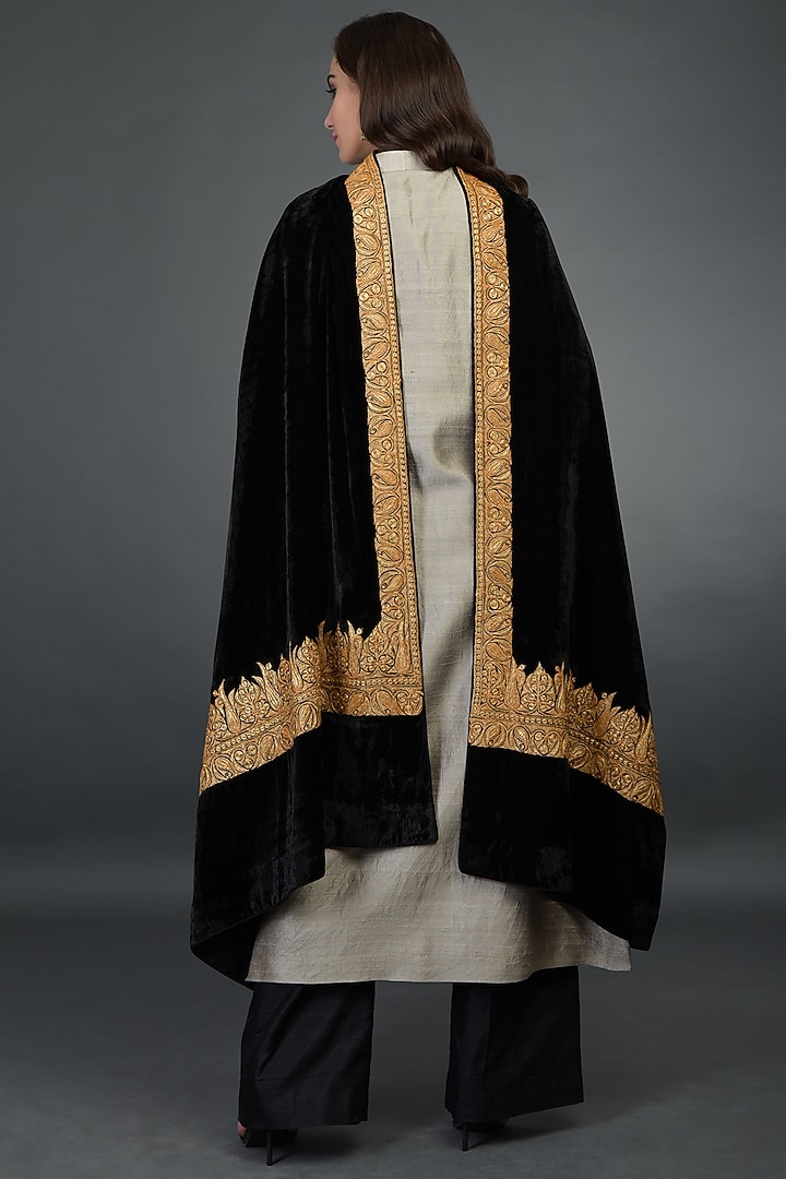 Beige Silk Embroidered Kurta Set by Talking Threads at Pernia's Pop Up Shop