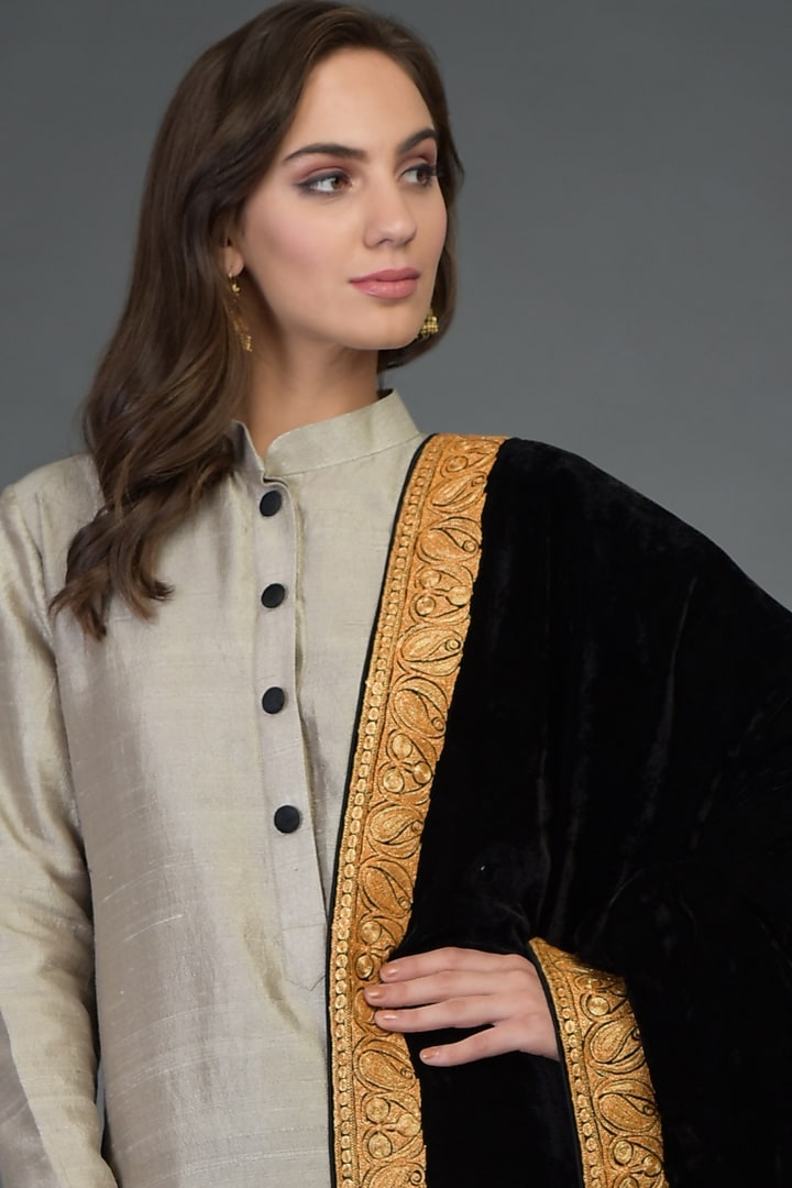 Beige Silk Embroidered Kurta Set by Talking Threads at Pernia's Pop Up Shop