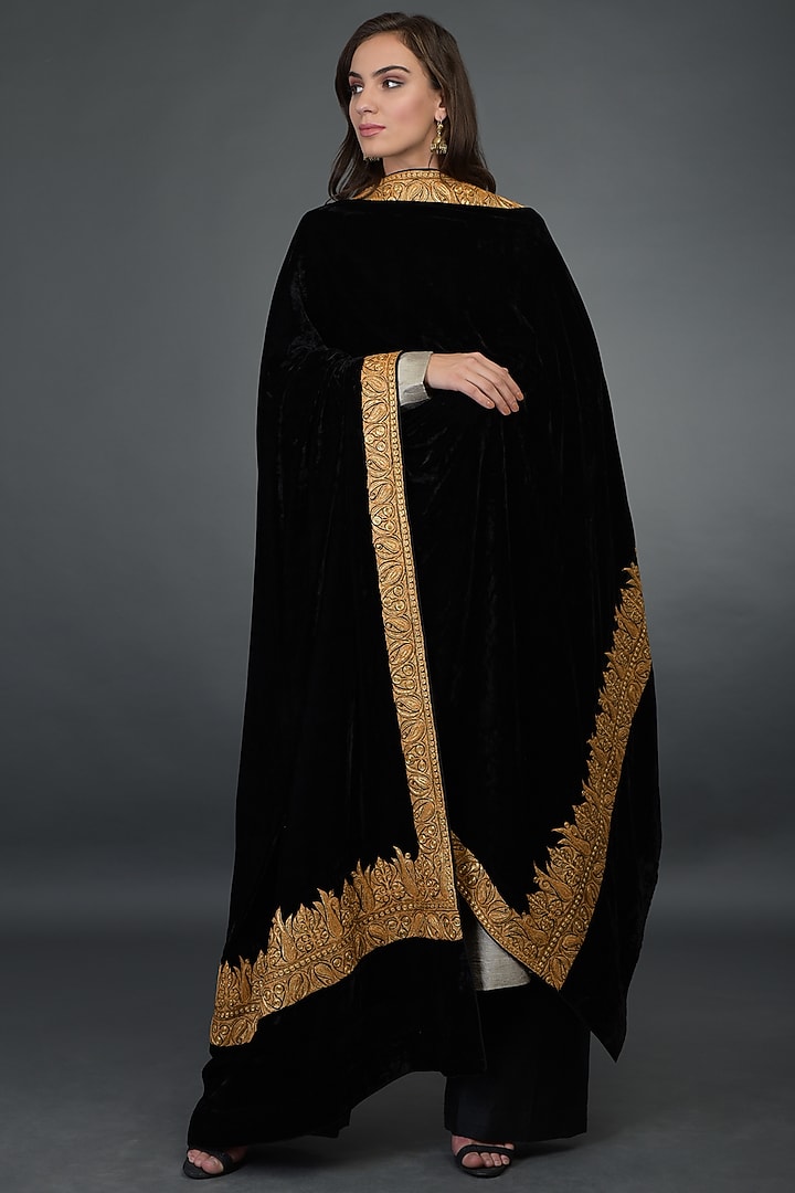 Beige Silk Embroidered Kurta Set by Talking Threads at Pernia's Pop Up Shop