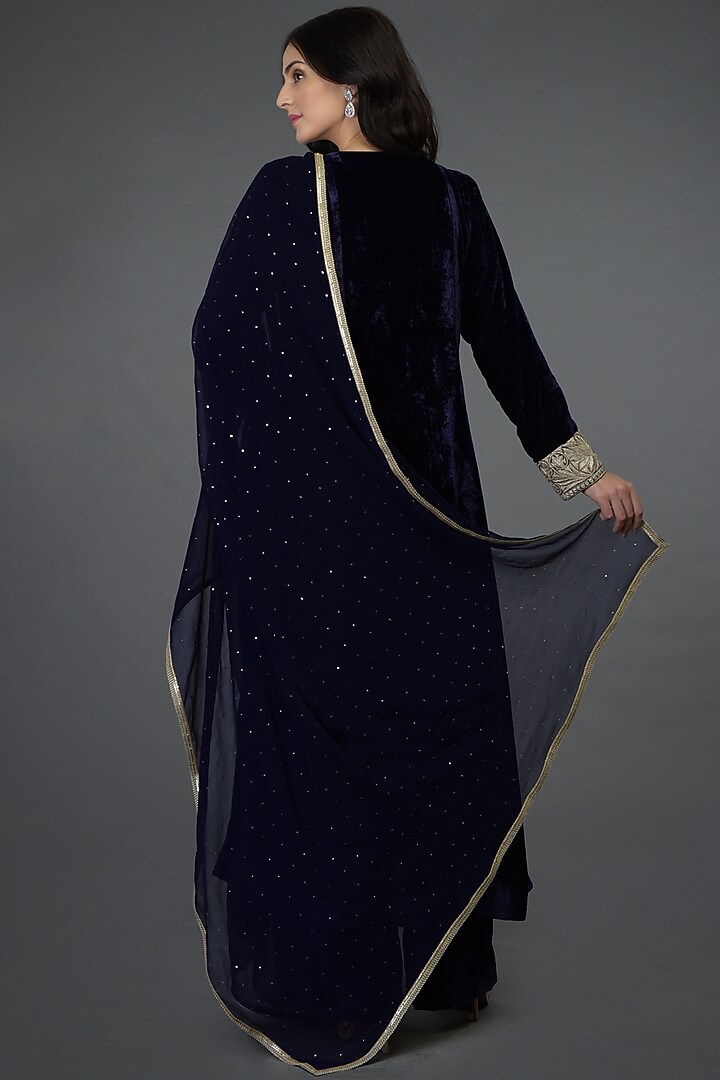 Midnight Blue Embroidered Kurta Set by Talking Threads at Pernia's Pop Up Shop