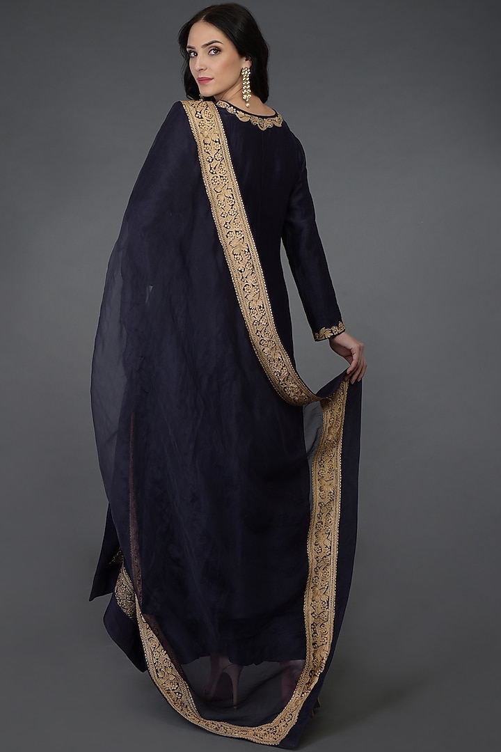 Eclipse Blue Linen Embroidered Kurta Set by Talking Threads at Pernia's Pop Up Shop