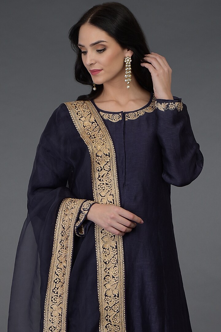 Eclipse Blue Linen Embroidered Kurta Set by Talking Threads at Pernia's Pop Up Shop