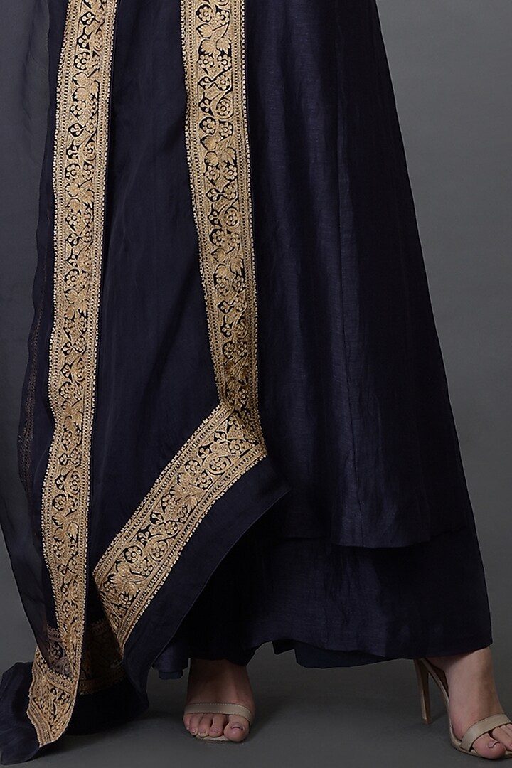 Eclipse Blue Linen Embroidered Kurta Set by Talking Threads at Pernia's Pop Up Shop