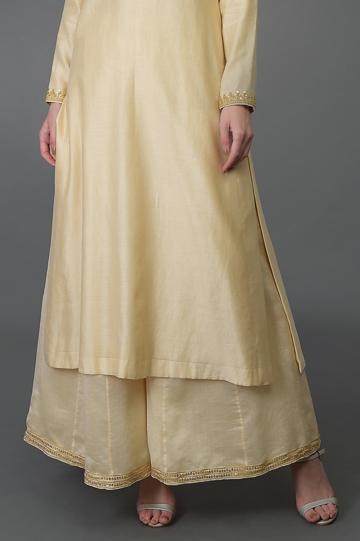Cream Embroidered Kurta Set by Talking Threads at Pernia's Pop Up Shop
