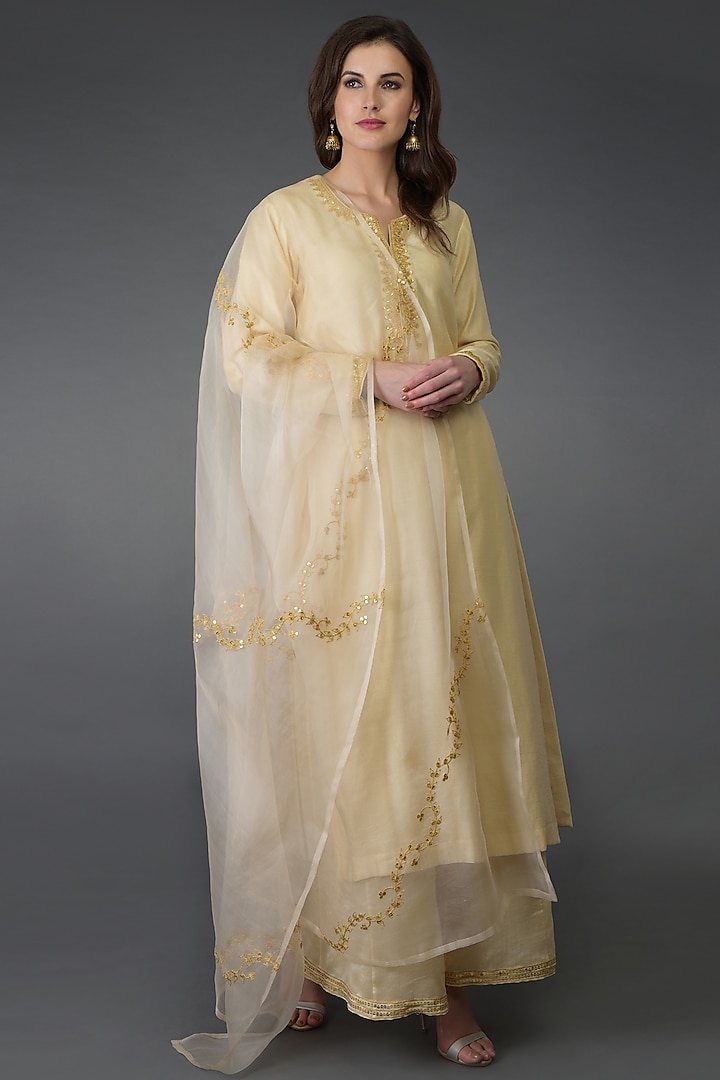 Cream Embroidered Kurta Set by Talking Threads at Pernia's Pop Up Shop