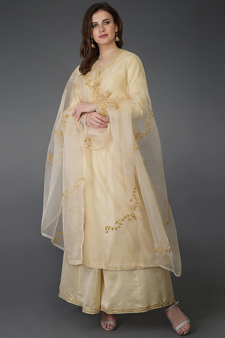 Cream Embroidered Kurta Set by Talking Threads at Pernia's Pop Up Shop