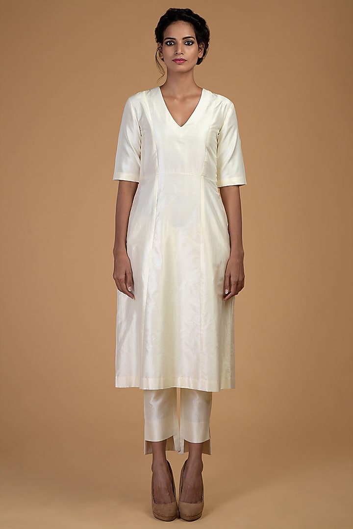 Ivory Kurta With Pants by Talking Threads at Pernia's Pop Up Shop