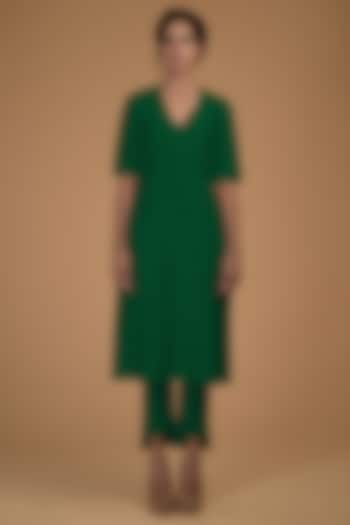 Emerald Green Kurta With Pants by Talking Threads at Pernia's Pop Up Shop