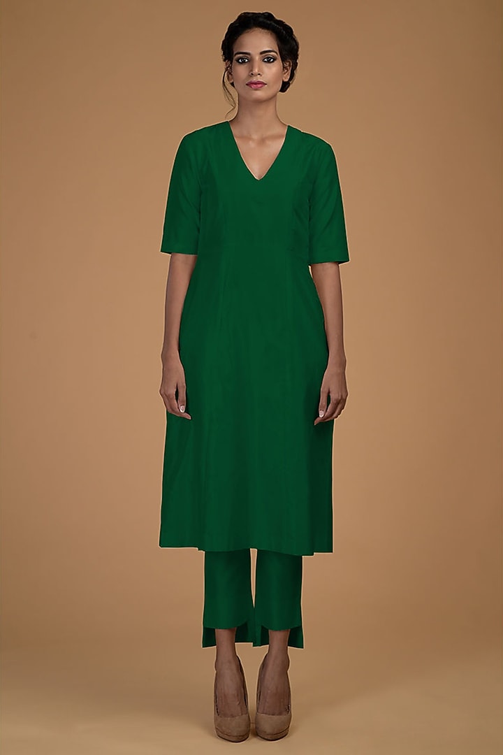 Emerald Green Kurta With Pants by Talking Threads at Pernia's Pop Up Shop