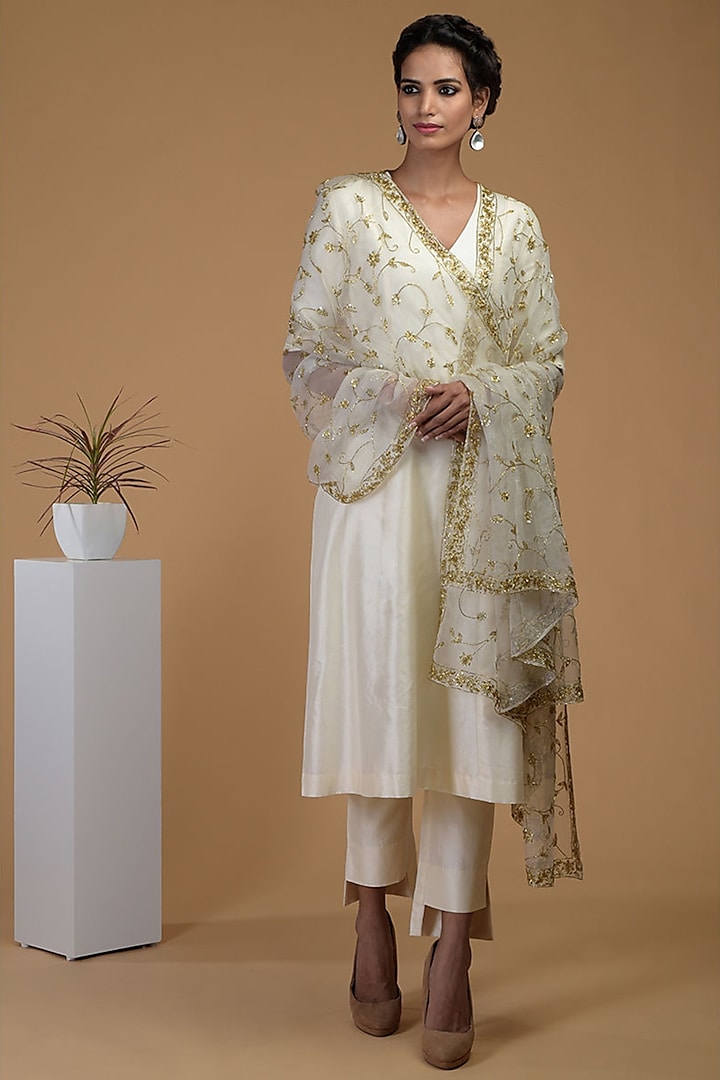 White Crystal Embroidered Kurta Set by Talking Threads