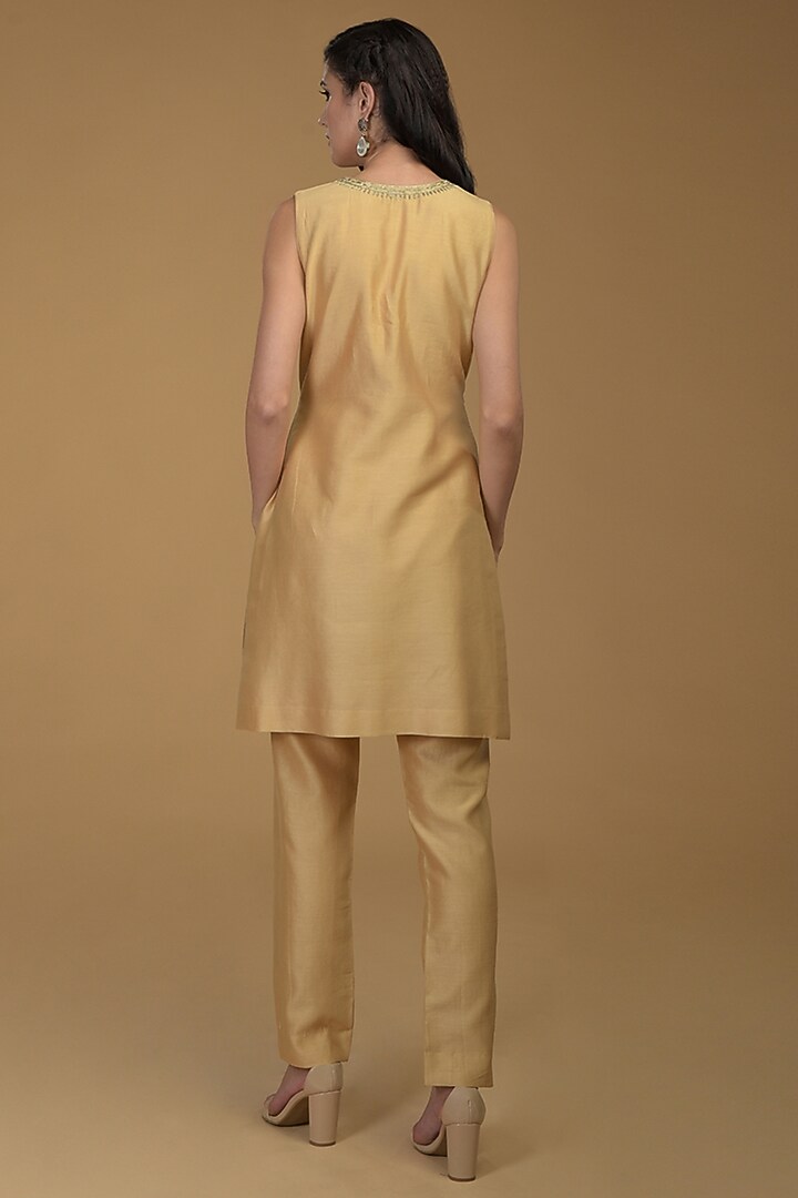 Nude Gold Embroidered Kurta With Pants by Talking Threads at Pernia's Pop Up Shop