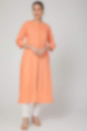 Peach Kurta With Potli Work by THE LABEL UNTOLD at Pernia's Pop Up Shop