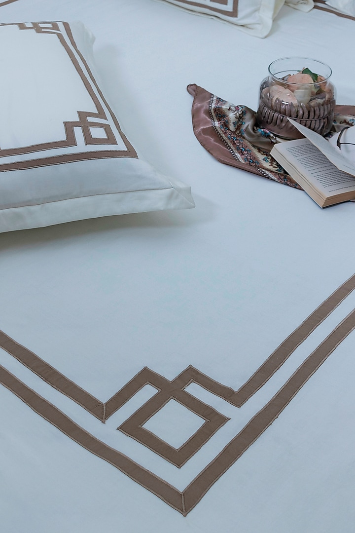 Off-White Pure Cotton Bedsheet Set by The Luxury Store at Pernia's Pop Up Shop