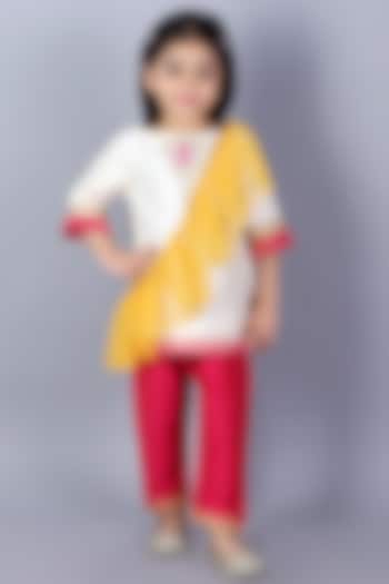 Off-White Zari Embroidered Kurta Set For Girls by The little tales at Pernia's Pop Up Shop