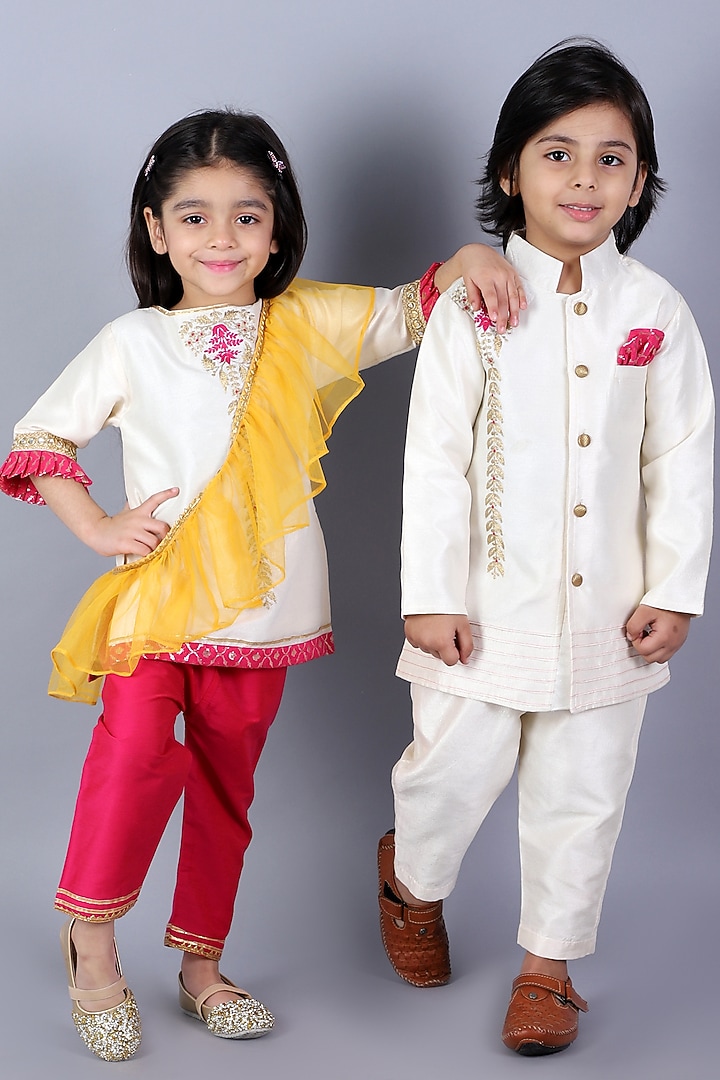 Off-White Raw Silk Zari Embroidered Kurta Set For Girls by The little tales at Pernia's Pop Up Shop