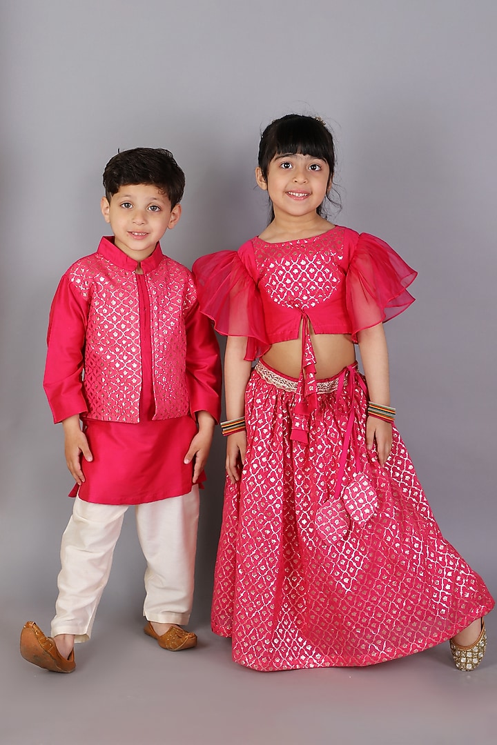 Fuchsia Pink Cotton Silk Lehenga Set For Girls by The little tales at Pernia's Pop Up Shop