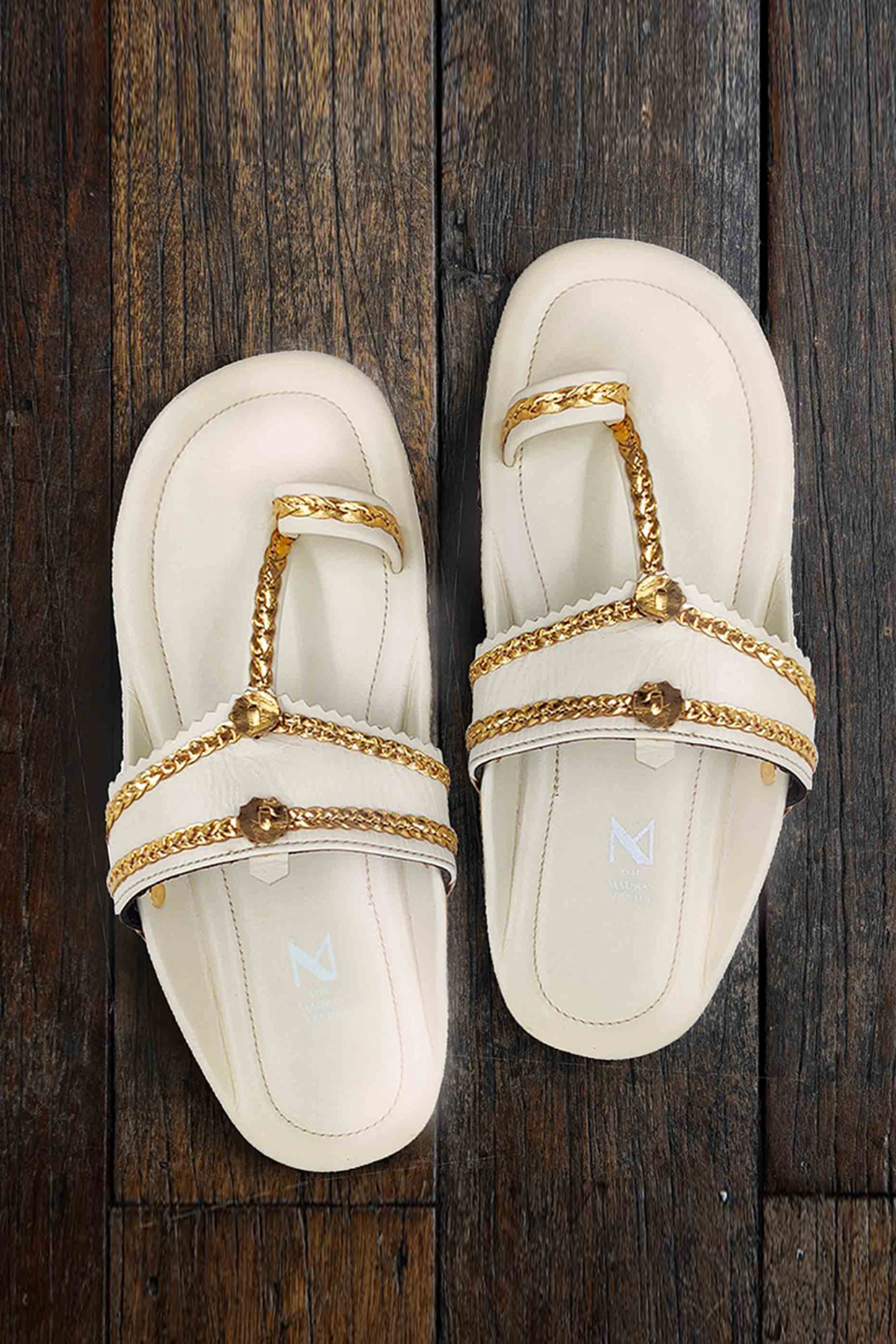 Silver Kolhapuri Sandals for Women Flat Mojari Jutti Beaded Ethnic Shoes  Sandals silver Size: 6 UK: Amazon.co.uk: Fashion