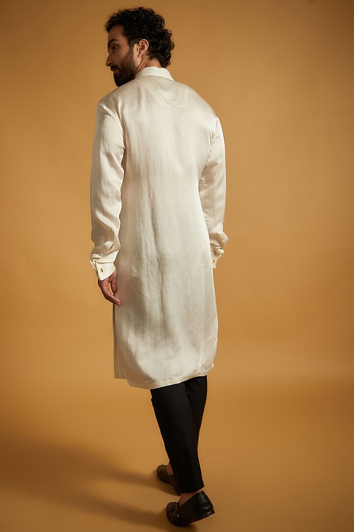 White Linen & Silk Floral Embroidered Kurta Set by The Man Project at Pernia's Pop Up Shop