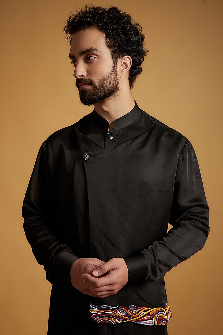 Black Linen Silk Thread Embroidered Layered Kurta Set by The Man Project at Pernia's Pop Up Shop