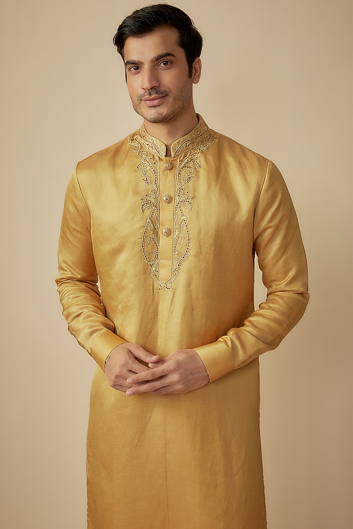 Gold Linen Silk Zari Work Kurta Set by The Man Project at Pernia's Pop Up Shop