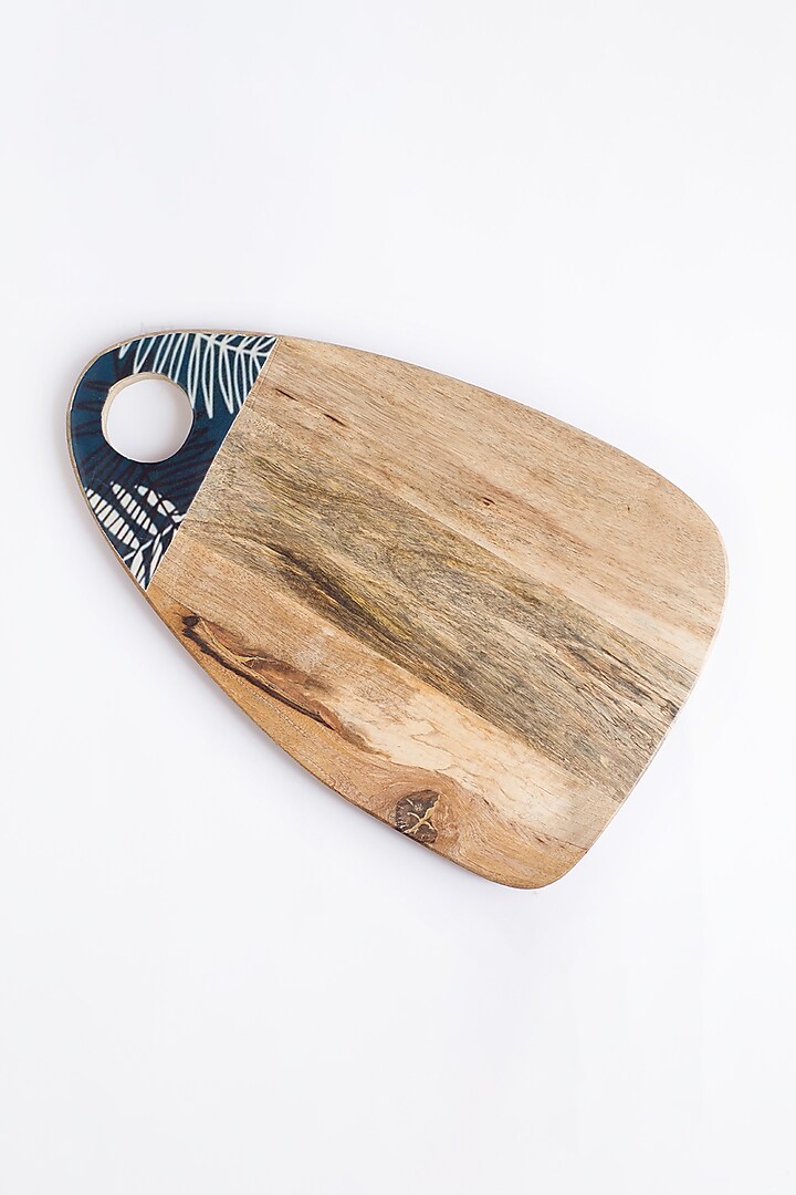 Brown Platter In Mango Wood by The Modern Storey at Pernia's Pop Up Shop