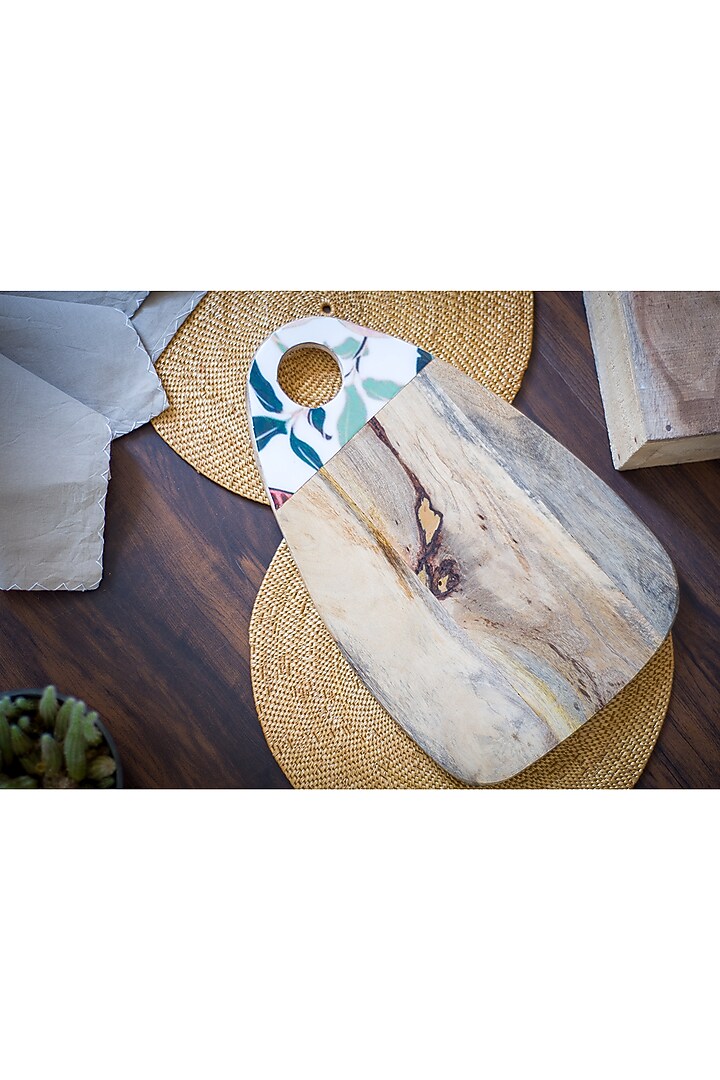 Brown Platter With Printed Handle by The Modern Storey at Pernia's Pop Up Shop