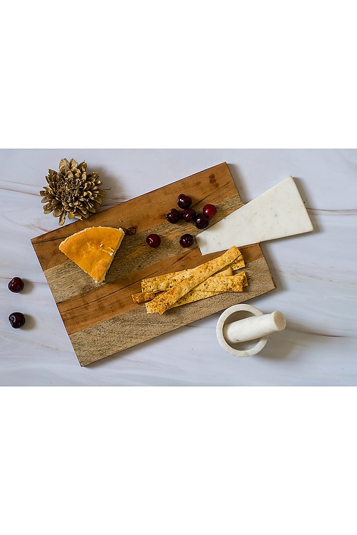 Brown Marble & Wood Cheese Platter by The Modern Storey
